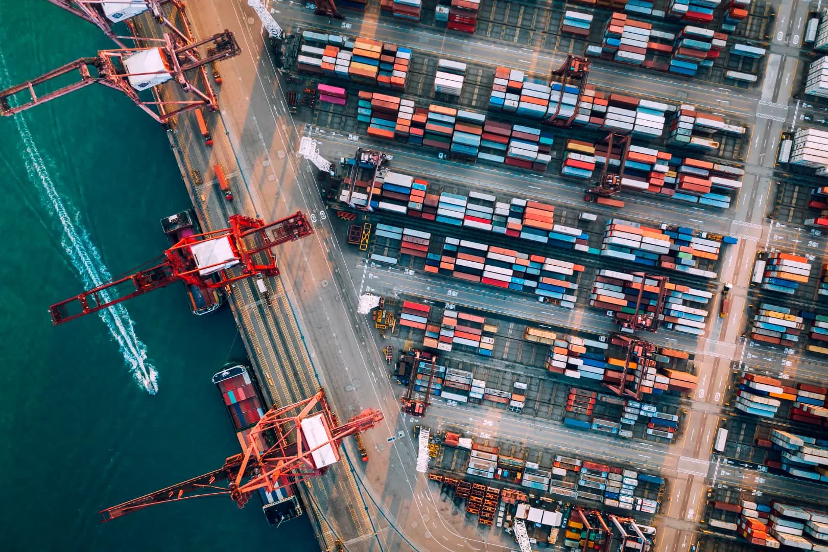 Navio cargueiro com containers